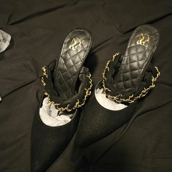 New York & Company Black Mules with Gold Chain - Picture 2 of 7